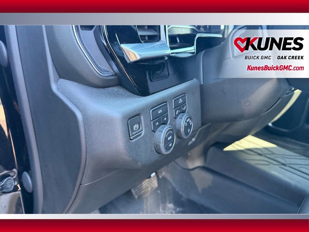 Used 2022 Chevrolet Silverado 1500 LT w/ Convenience Package II image 10