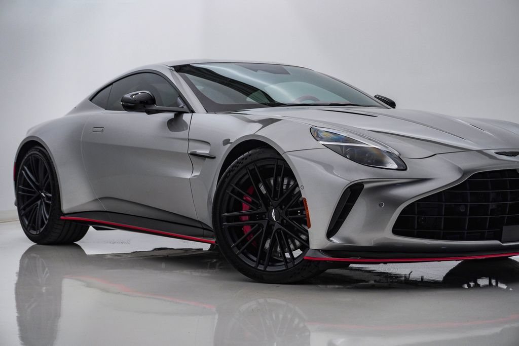 Used 2025 Aston Martin V8 Vantage Coupe RWD image 2