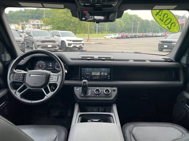 Used 2024 Land Rover Defender 110 X-Dynamic SE AWD/4WD image 13