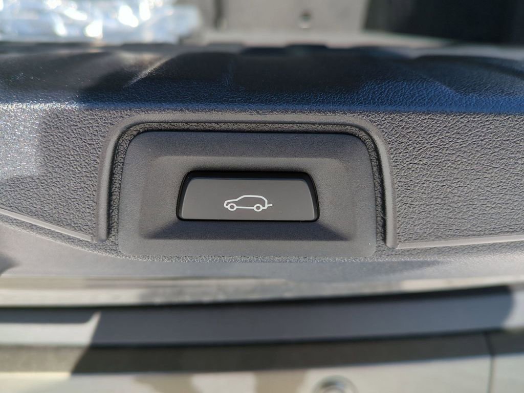 New 2026 BMW X5 xDrive40i w/ Climate Comfort Package image 25