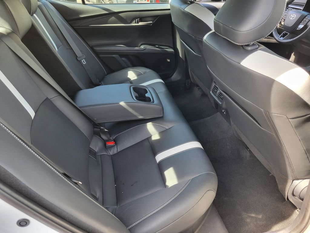 Used 2025 Toyota Camry SE image 17