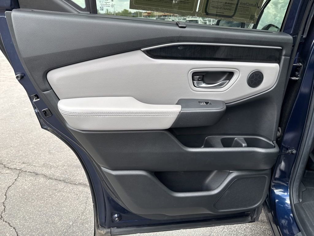 Certified 2025 Honda Pilot Elite image 36