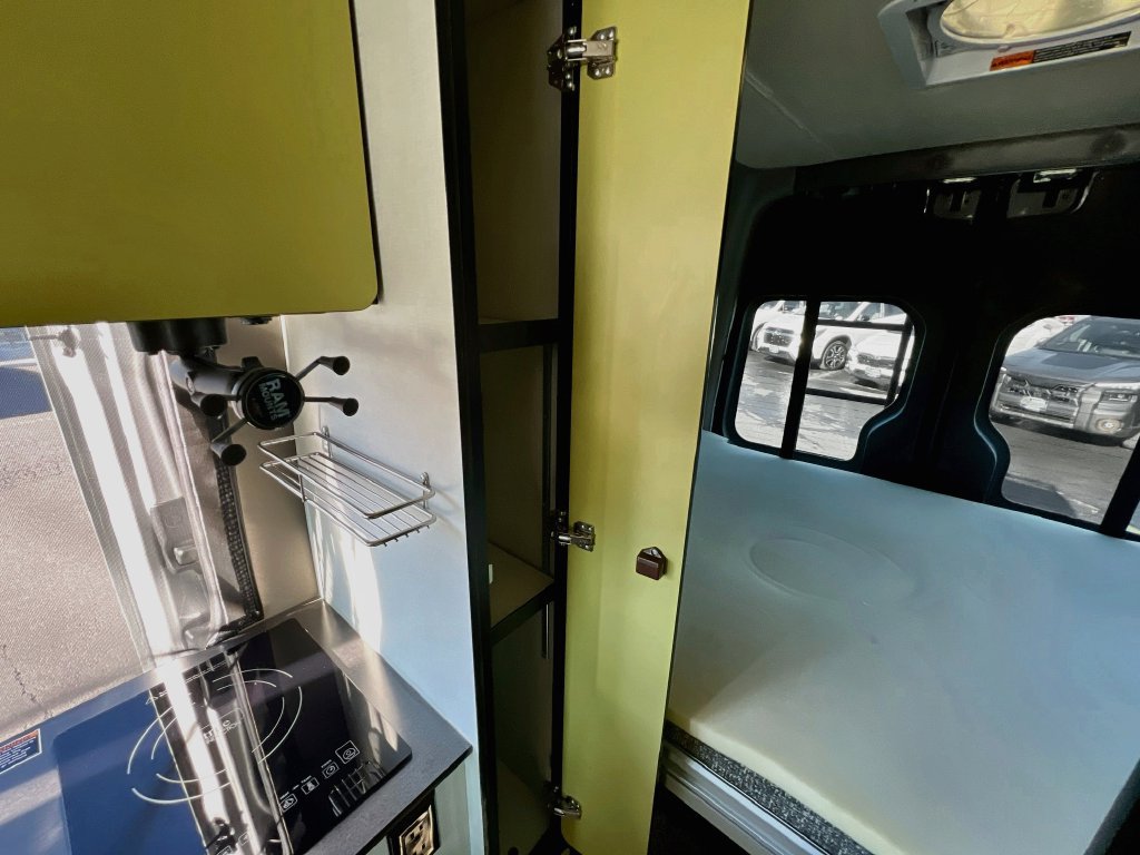 Used 2018 Mercedes-Benz Sprinter 2500 image 44