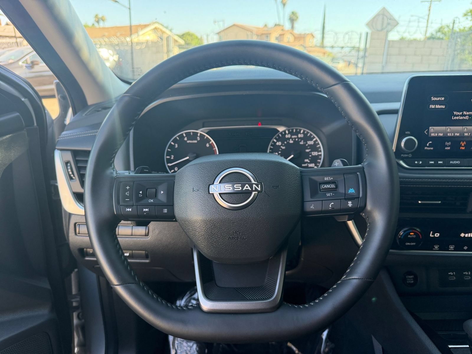 Used 2025 Nissan Rogue SV FWD image 30