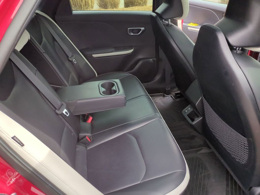 Used 2025 Kia K4 GT-Line w/ GT-Line Premium Package image 28