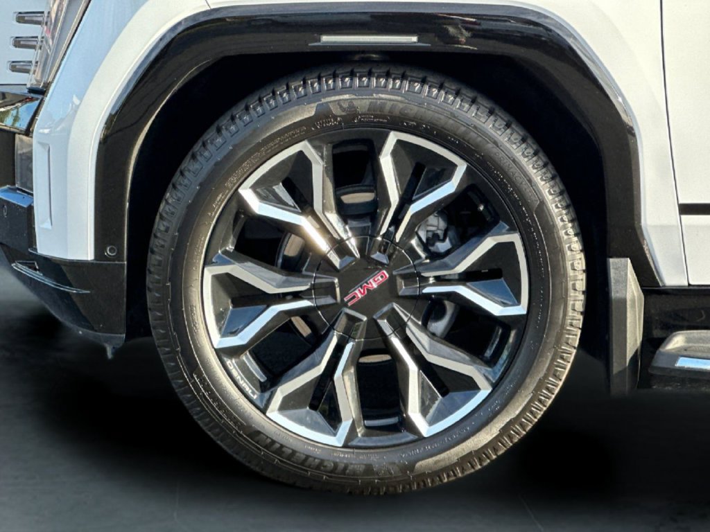 Used 2026 GMC Sierra EV Denali AWD/4WD image 32