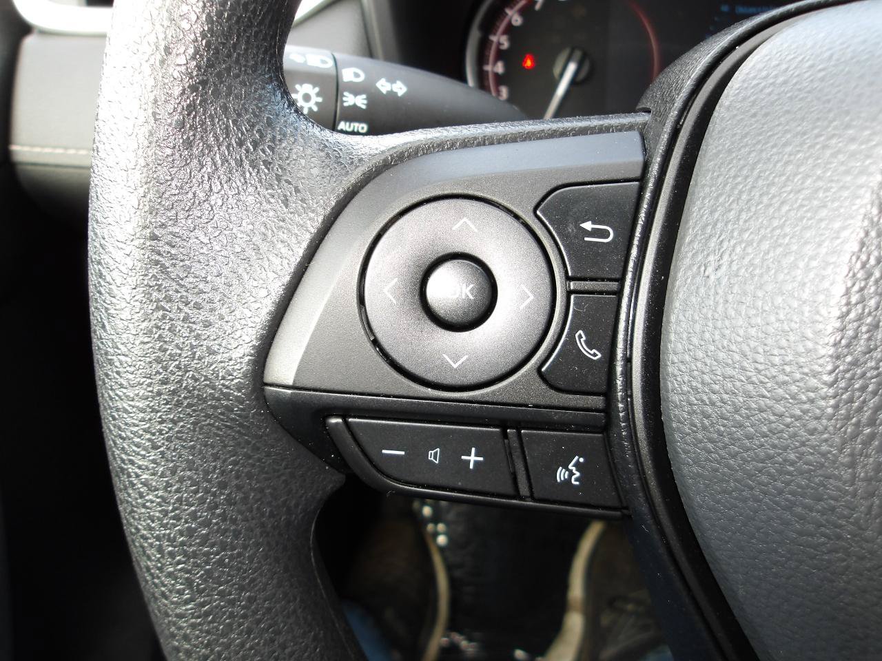 Used 2023 Toyota RAV4 XLE FWD image 15
