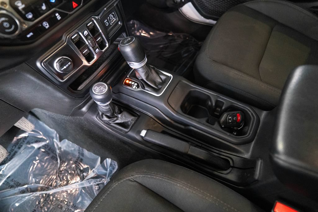 Used 2023 Jeep Wrangler Unlimited Sport AWD/4WD image 25