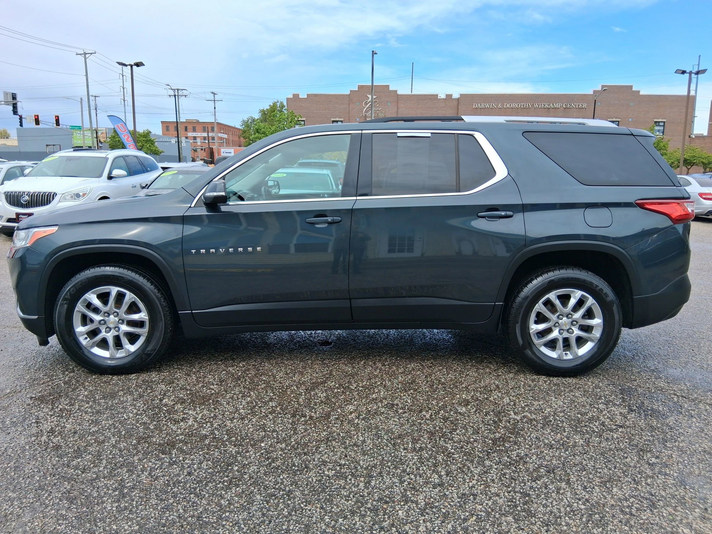 Used 2018 Chevrolet Traverse LT FWD image 8