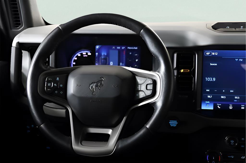 Used 2022 Ford Bronco Badlands image 16