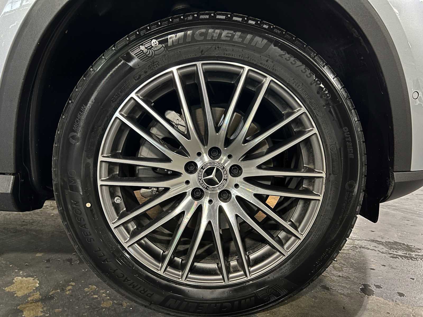 Used 2025 Mercedes-Benz GLC 300 4MATIC image 9