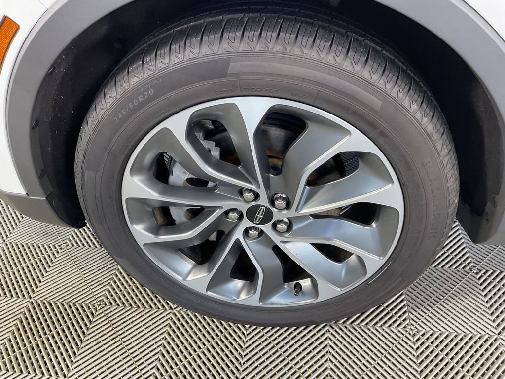 Used 2022 Lincoln Nautilus Reserve image 5