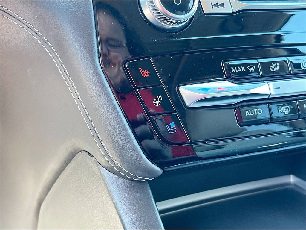 Used 2022 Ford Explorer Platinum w/ Equipment Group 601A image 21