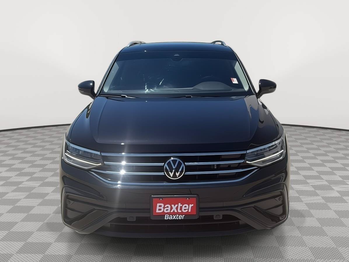 Certified 2023 Volkswagen Tiguan SE w/ Panoramic Sunroof Package AWD/4WD image 18