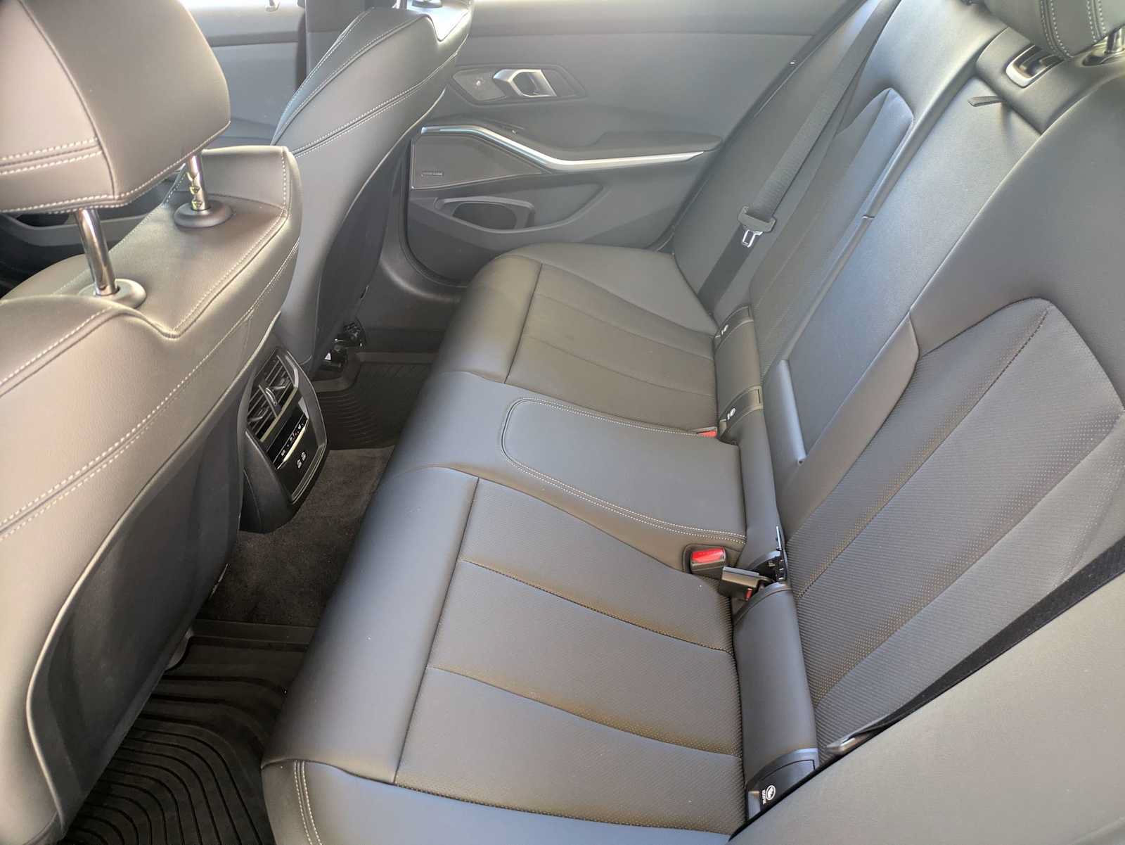 Used 2026 BMW 330i xDrive Sedan w/ Premium Package AWD/4WD image 22