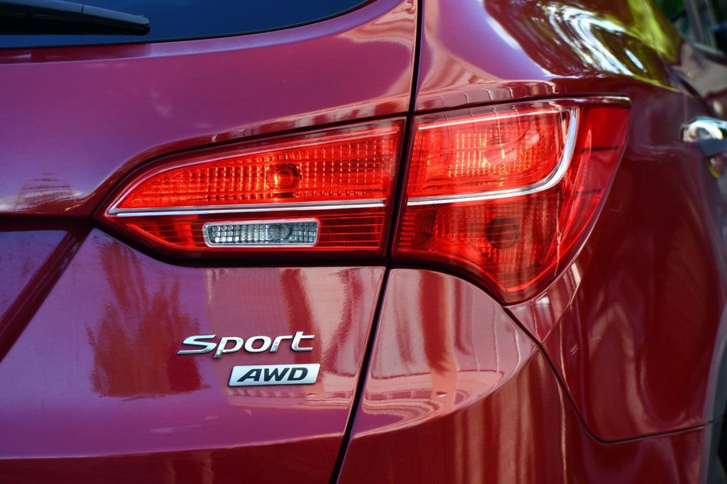 Used 2015 Hyundai Santa Fe Sport image 8