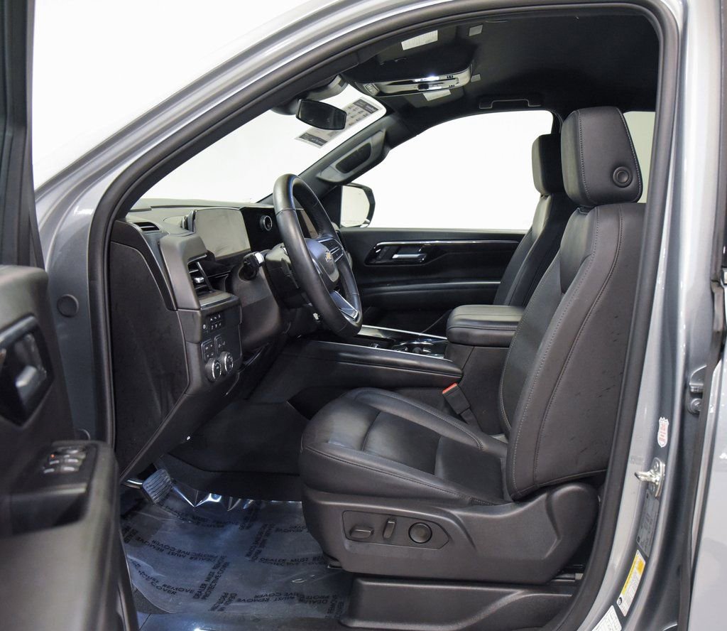 Used 2025 Chevrolet Tahoe LT image 9