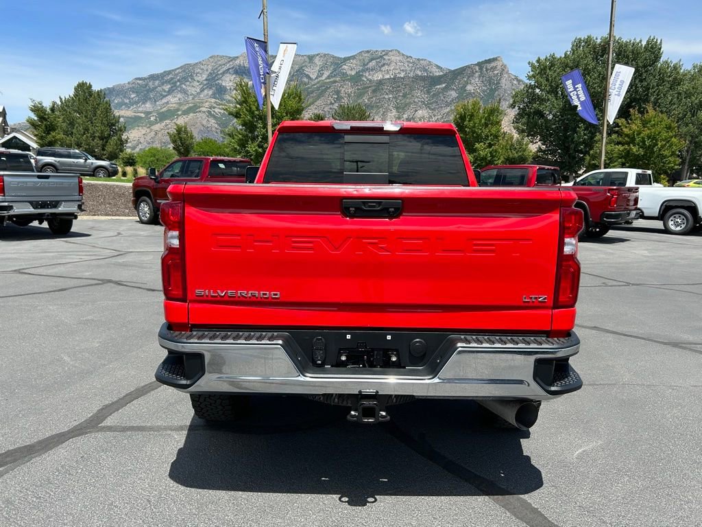 Used 2020 Chevrolet Silverado 3500 LTZ w/ LTZ Convenience Package image 11