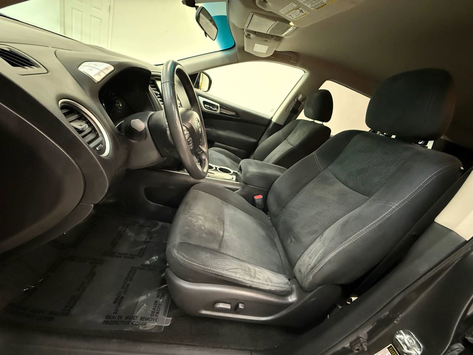 Used 2014 Nissan Pathfinder SV FWD image 17