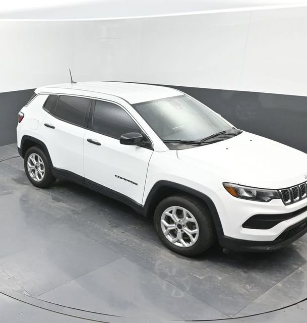 Used 2025 Jeep Compass Sport image 37