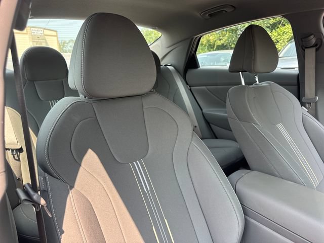 Used 2026 Hyundai Elantra Sport FWD image 23