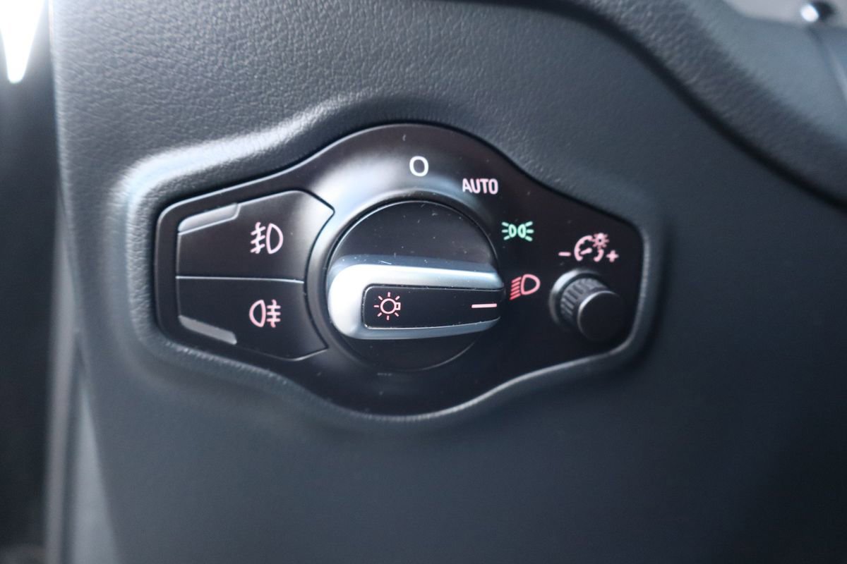 Used 2016 Audi SQ5 Premium Plus w/ Technology Package image 16