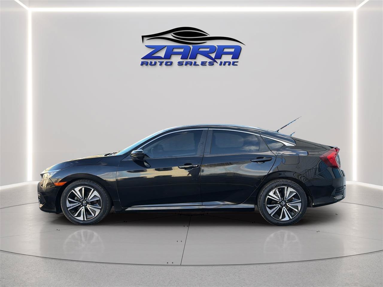 Used 2018 Honda Civic EX-T image 4