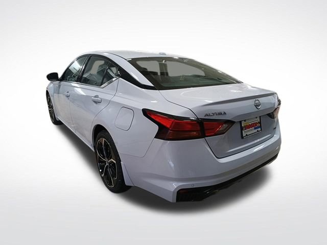 Certified 2025 Nissan Altima 2.5 SR image 3