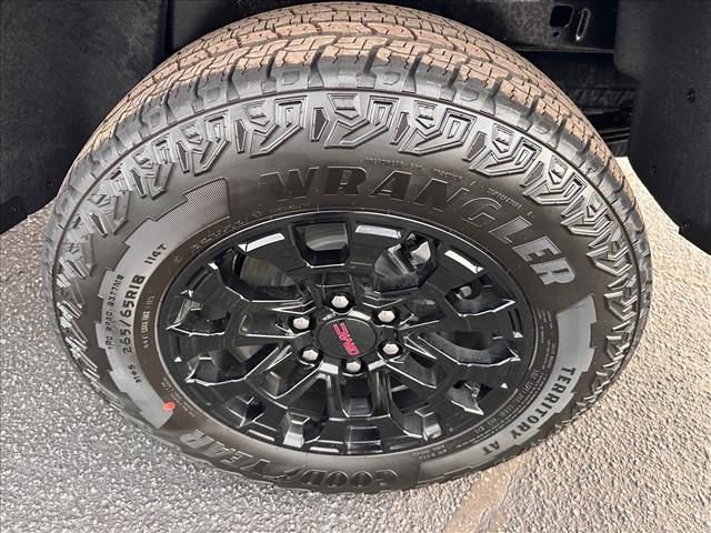 New 2026 GMC Canyon Elevation w/ Convenience Package image 16