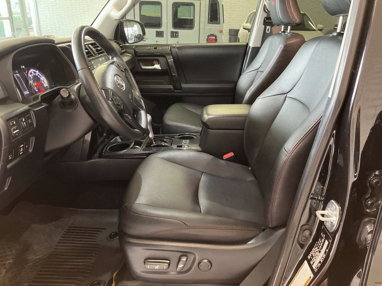 Used 2022 Toyota 4Runner TRD Off-Road Premium AWD/4WD image 7