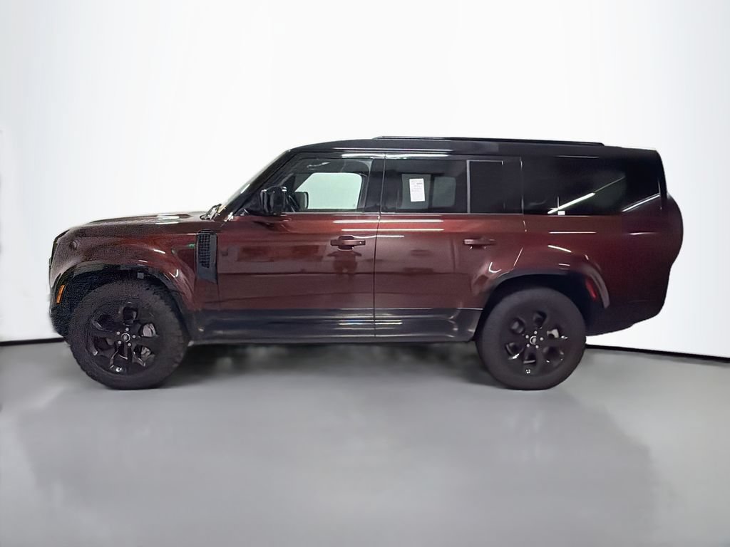 Used 2025 Land Rover Defender 130 X-Dynamic SE AWD/4WD image 2