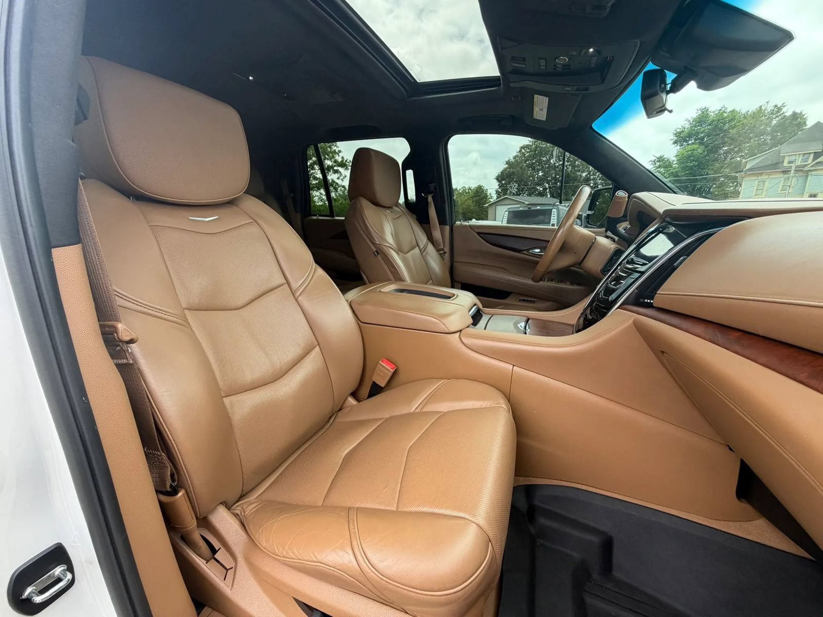 Used 2017 Cadillac Escalade Platinum AWD/4WD image 10