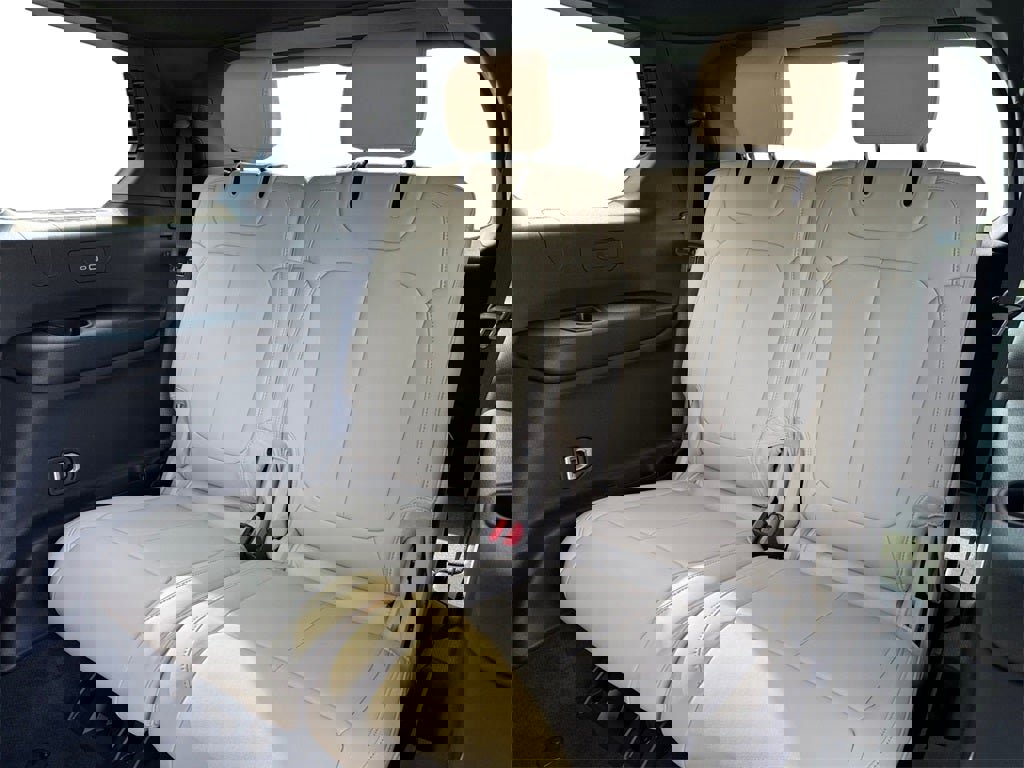 New 2025 Jeep Grand Cherokee L Limited w/ Black Appearance Package image 13