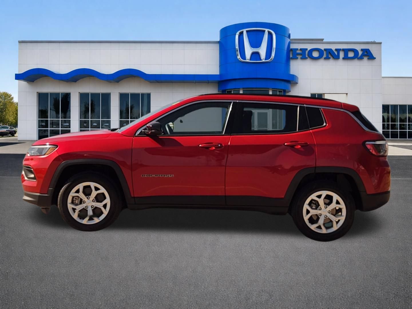 Used 2024 Jeep Compass Latitude AWD/4WD video 3