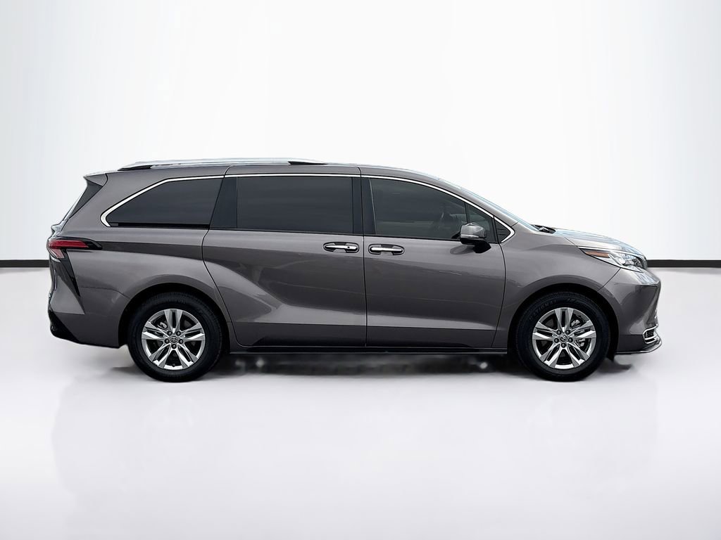 Certified 2024 Toyota Sienna Limited AWD/4WD image 4