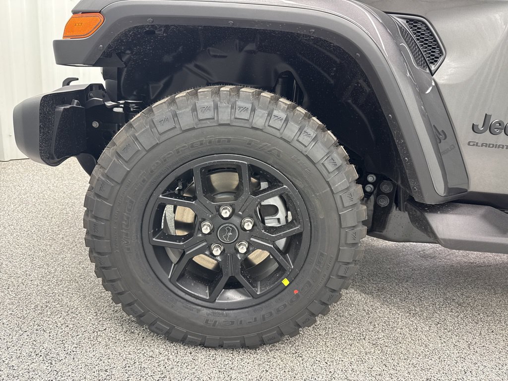 New 2026 Jeep Gladiator Sport AWD/4WD image 10