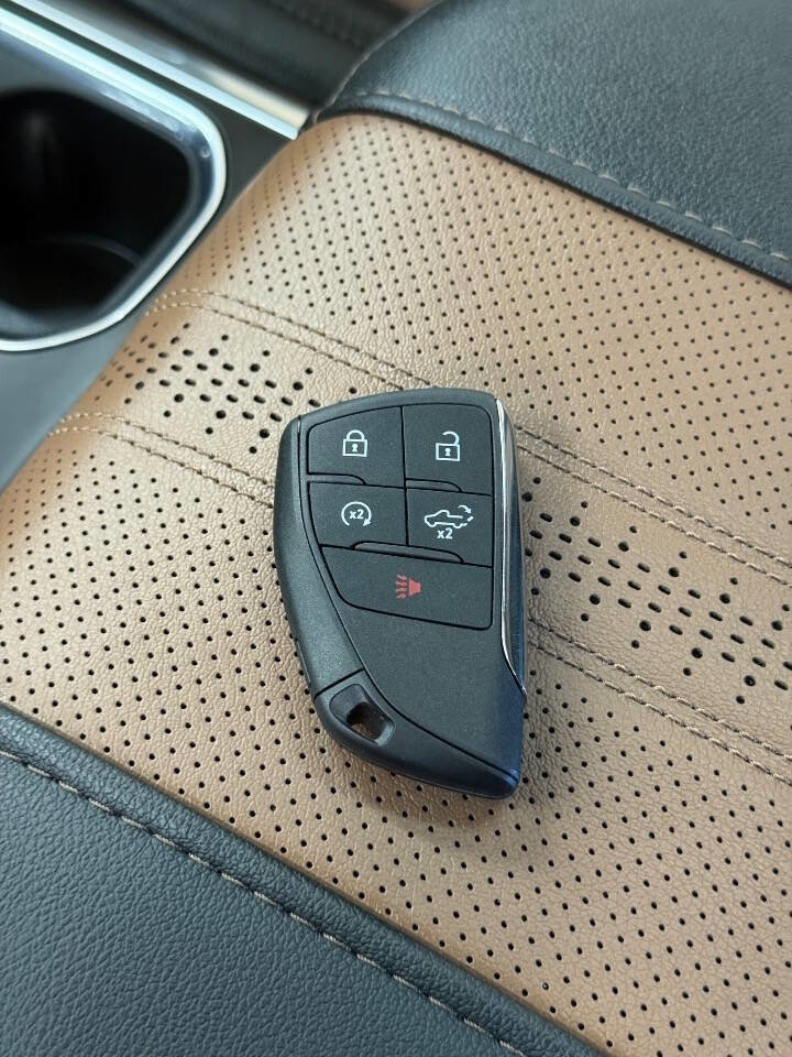 Used 2025 Chevrolet Silverado 1500 High Country image 23