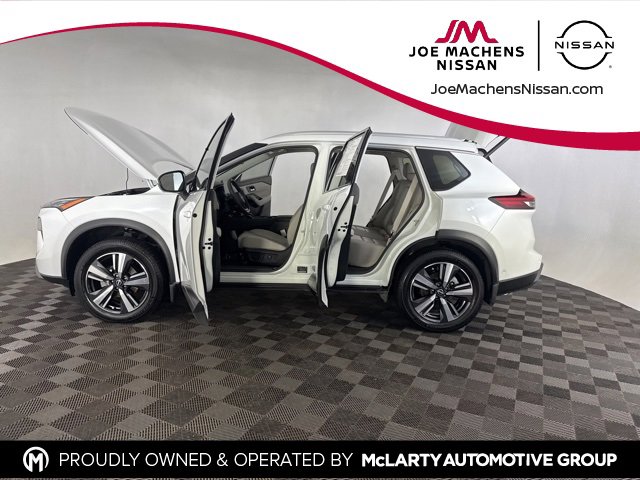 Used 2024 Nissan Rogue SL w/ SL Premium Package image 9