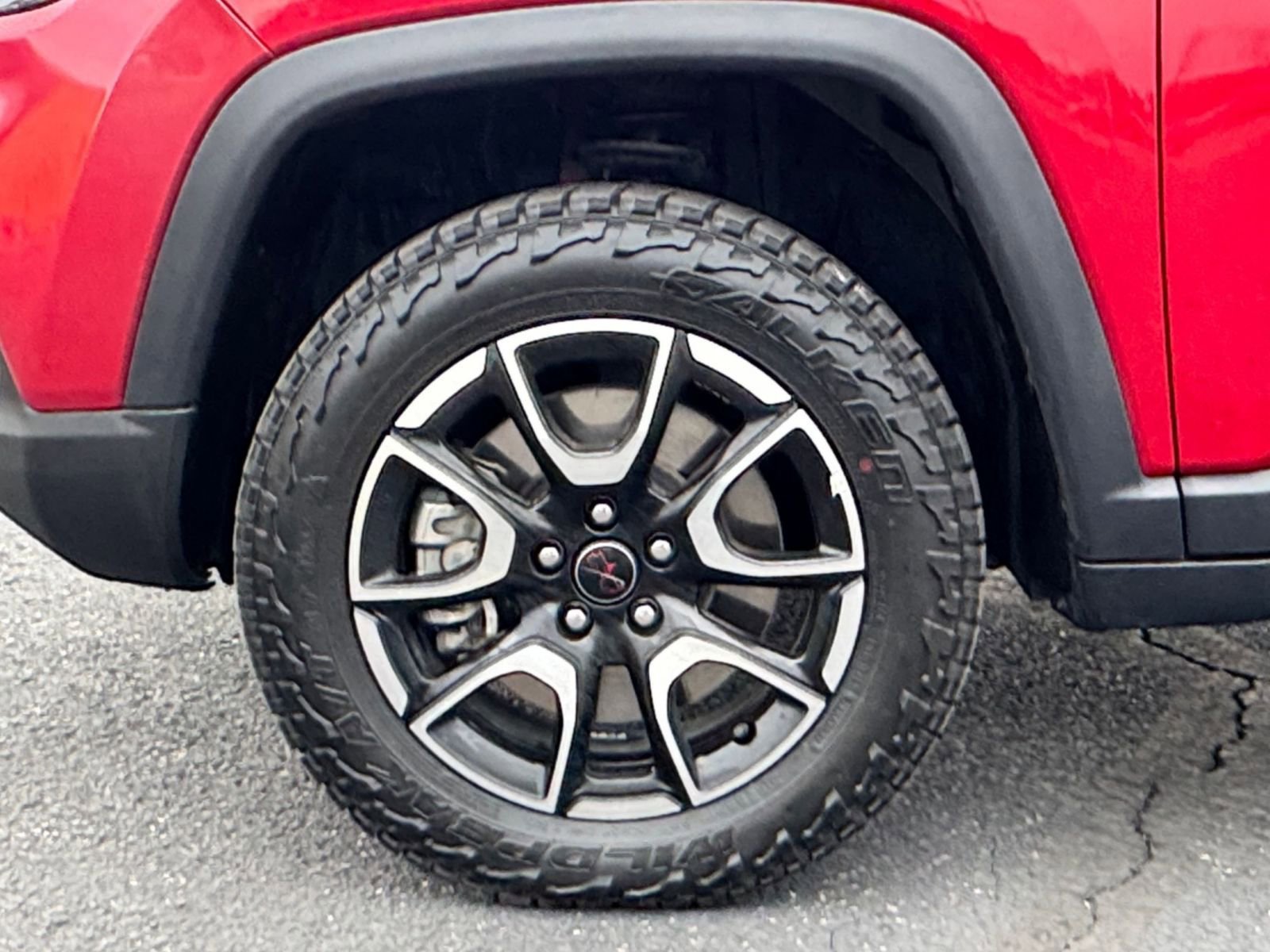 Used 2025 Jeep Compass Trailhawk image 29