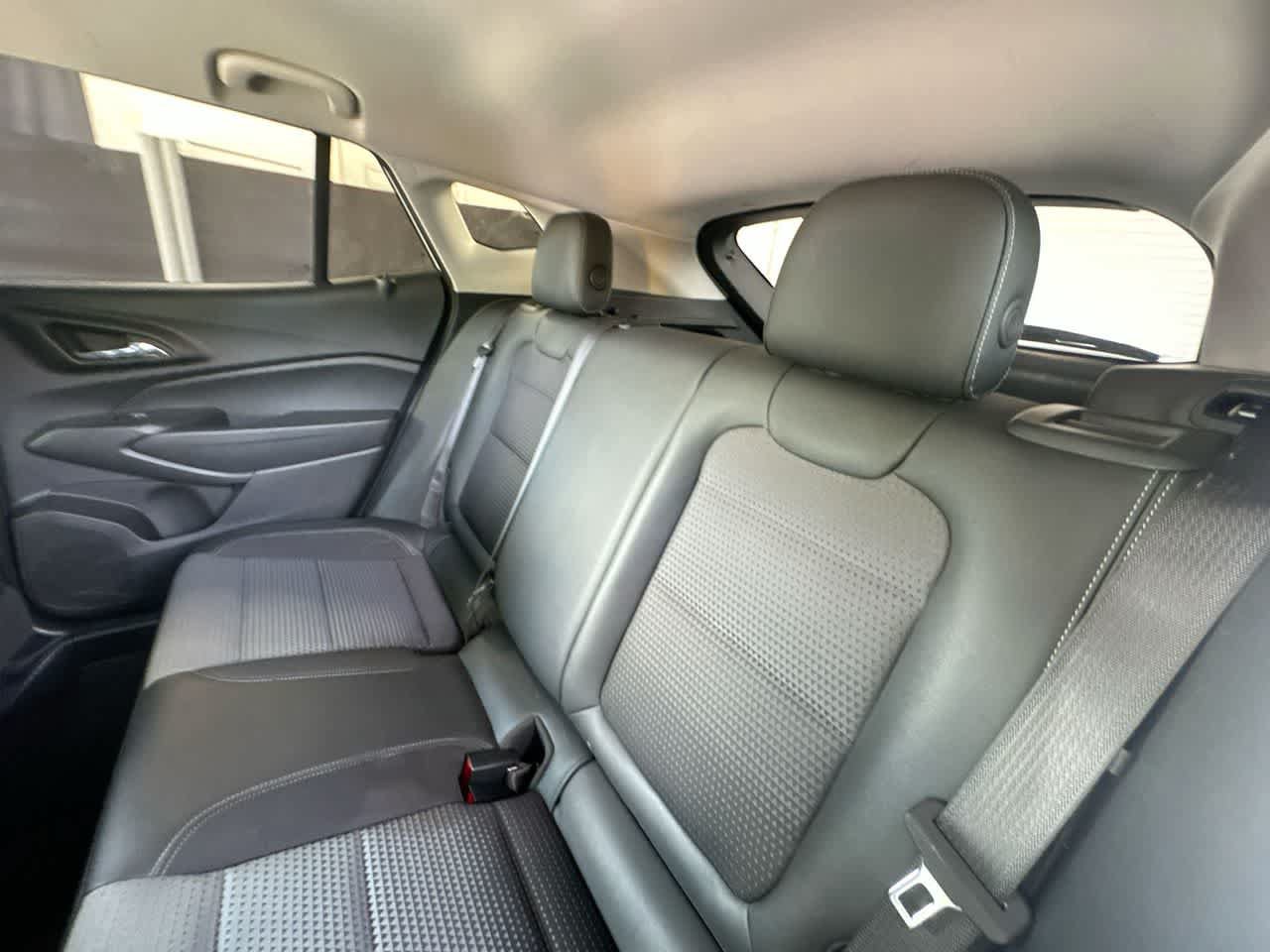 Used 2025 Chevrolet Trax LT w/ LT Convenience Package FWD image 22