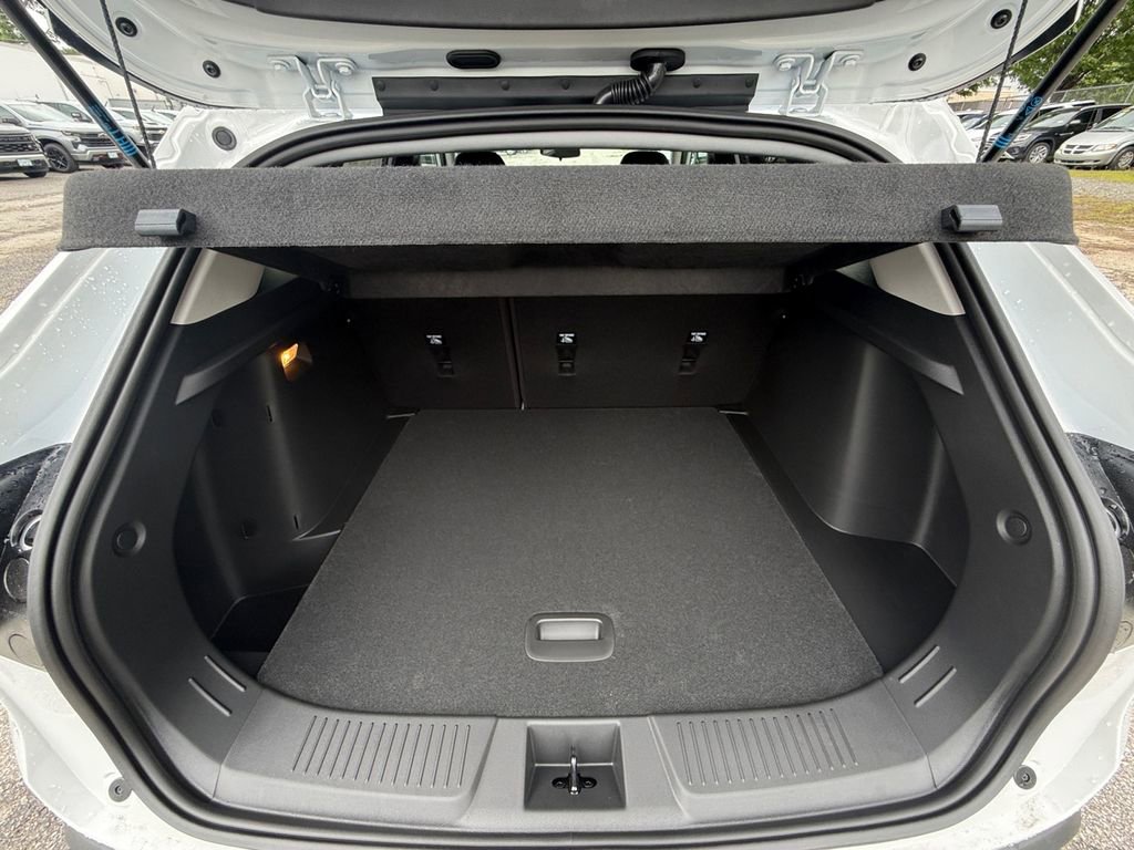 New 2026 Chevrolet Trax LT FWD image 23