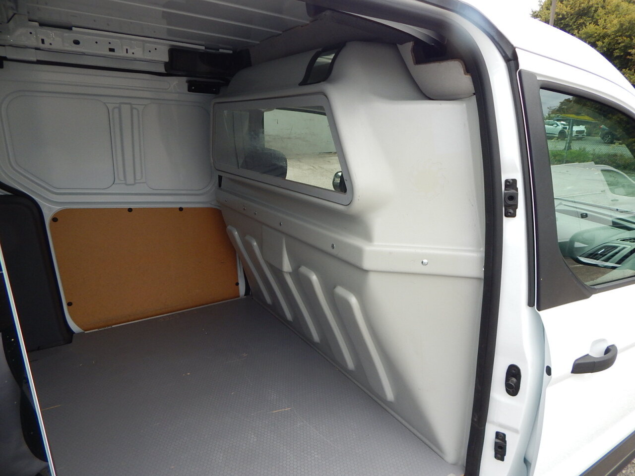 Used 2022 Ford Transit Connect XL FWD image 4