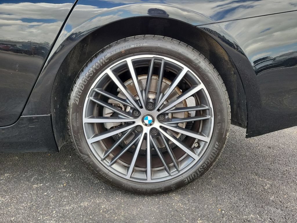 Used 2023 BMW 530i w/ Premium Package RWD image 33