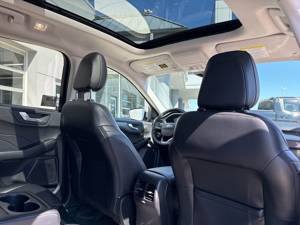 Used 2022 Ford Escape Titanium image 20