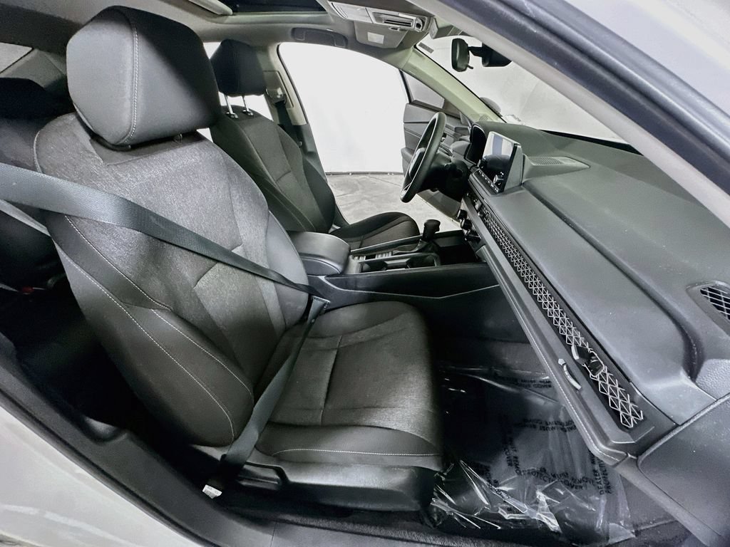 Used 2025 Honda Accord SE image 14