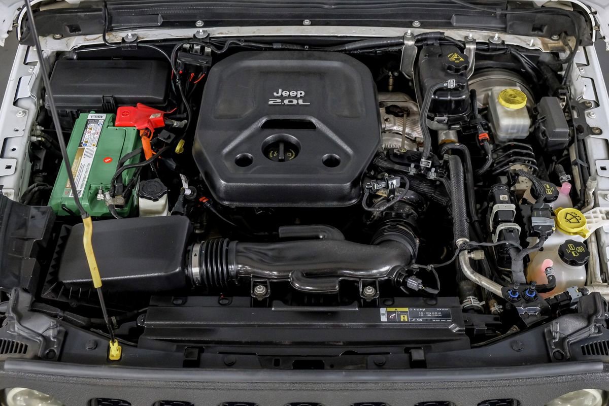 Used 2018 Jeep Wrangler Unlimited Sahara AWD/4WD image 46