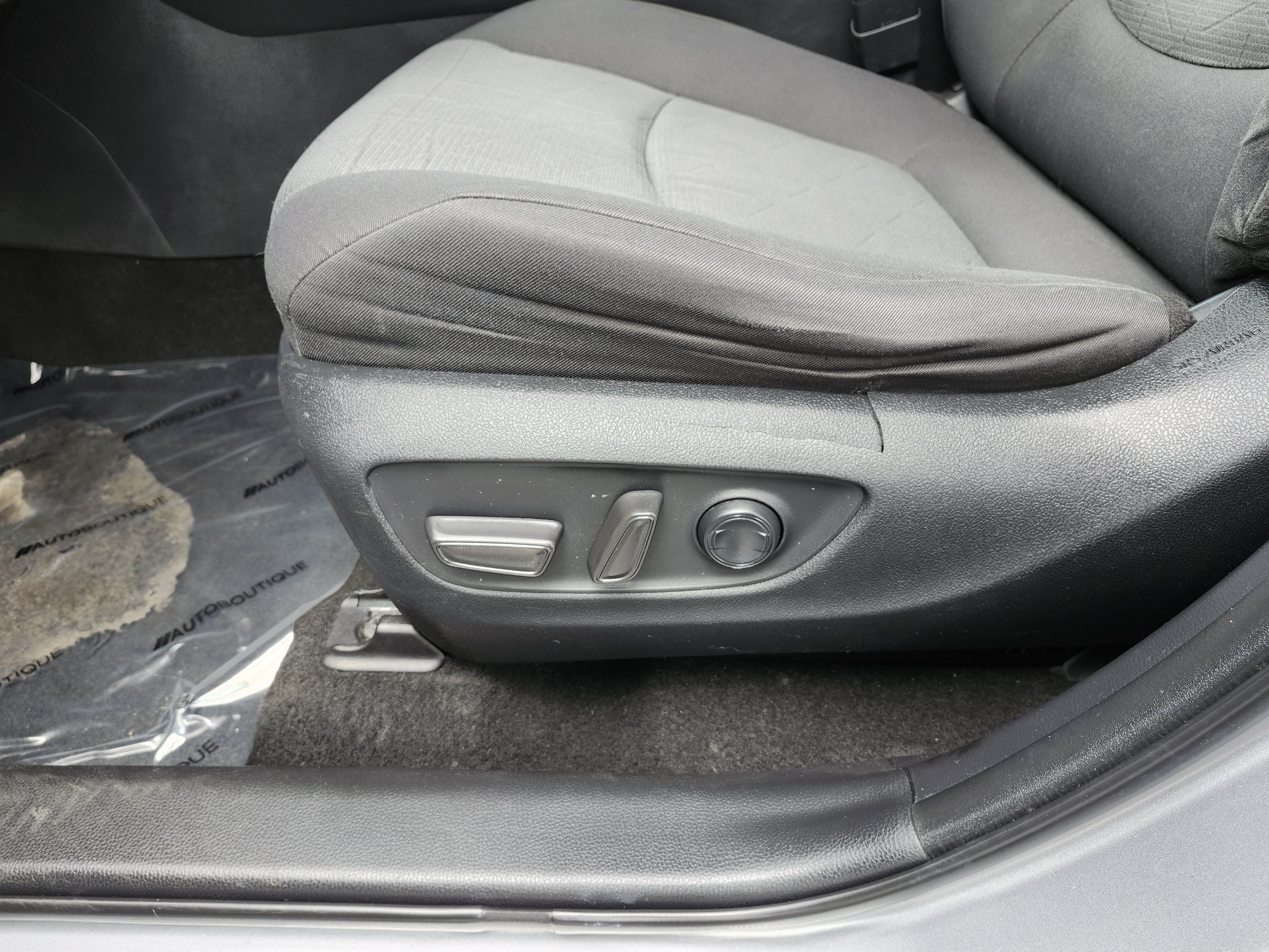 Used 2021 Toyota RAV4 XLE AWD/4WD image 25