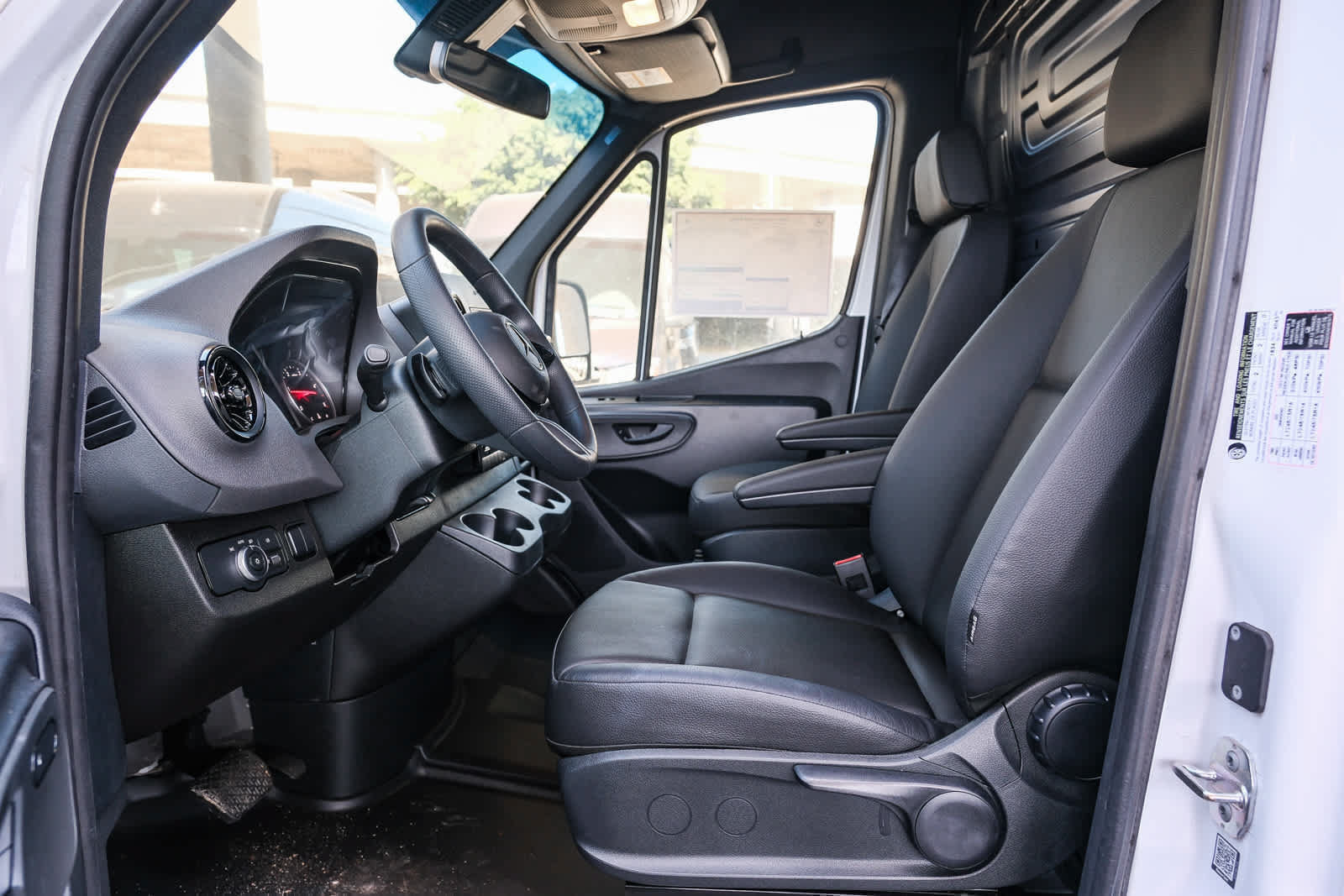 New 2025 Mercedes-Benz Sprinter 2500 image 50