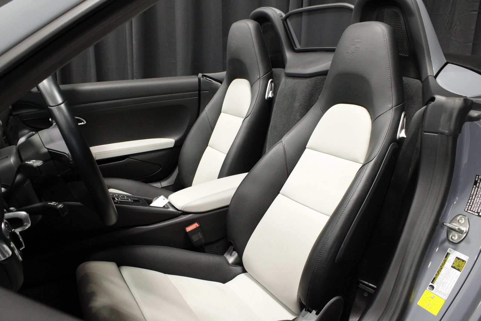 Certified 2024 Porsche 718 Boxster RWD image 5