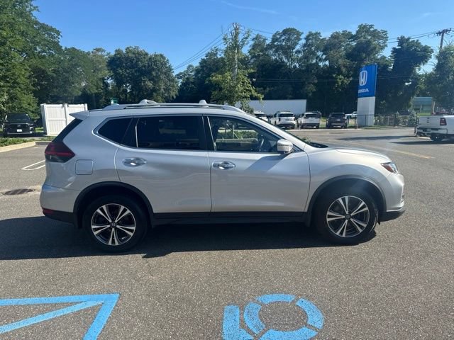 Used 2019 Nissan Rogue SV w/ Premium Package AWD/4WD image 9